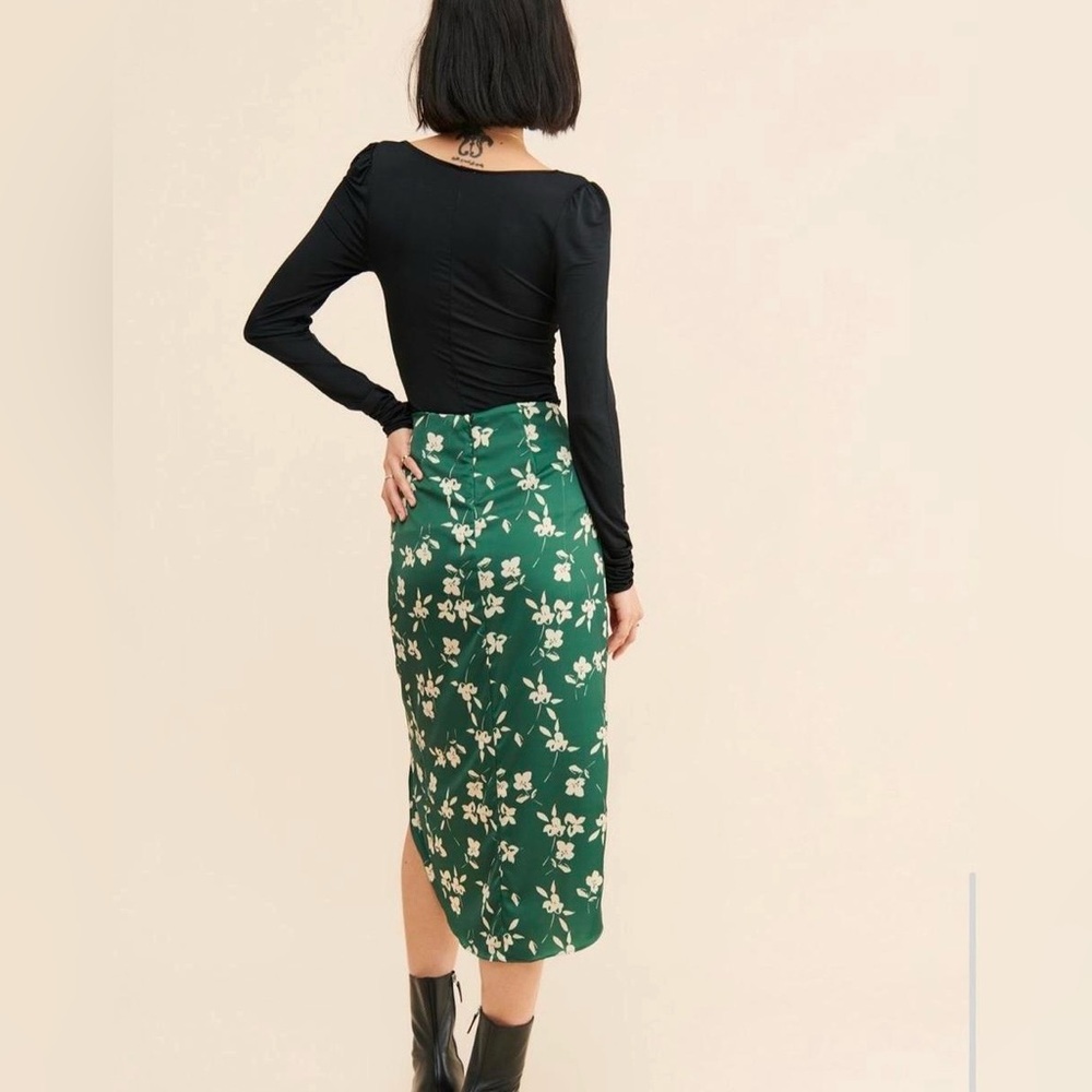 Urban Outfitters Side Slit Long  Green Floral Satin Wrap Skirt Women Size Large - Picture 2 of 7